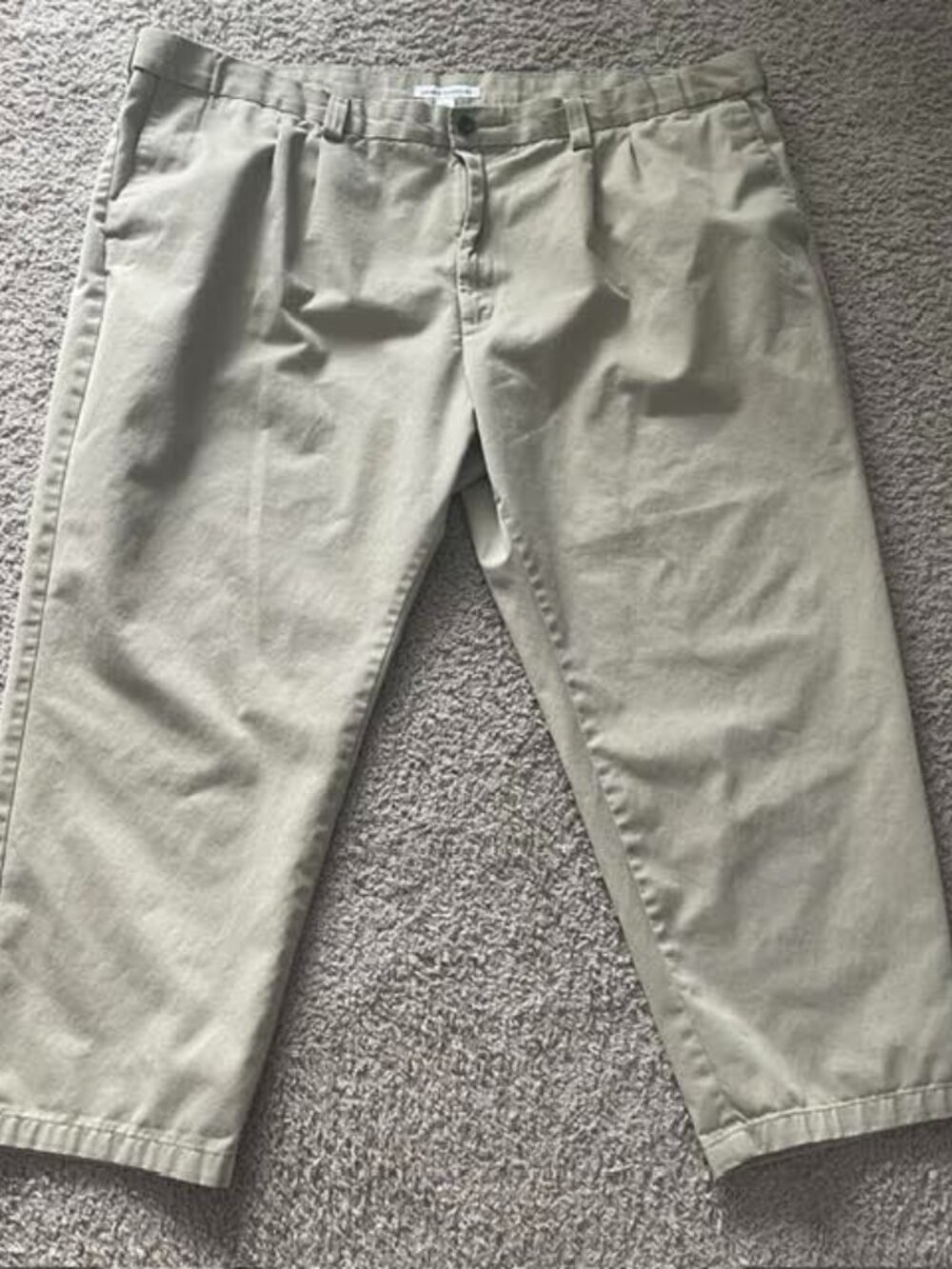 Amazon Essentials Men’s 56x30 Khaki Pleated Chino Pants Classic Fit